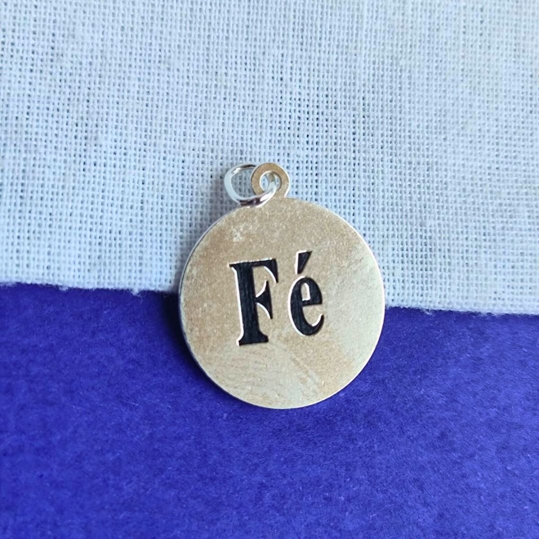 Pin Fé